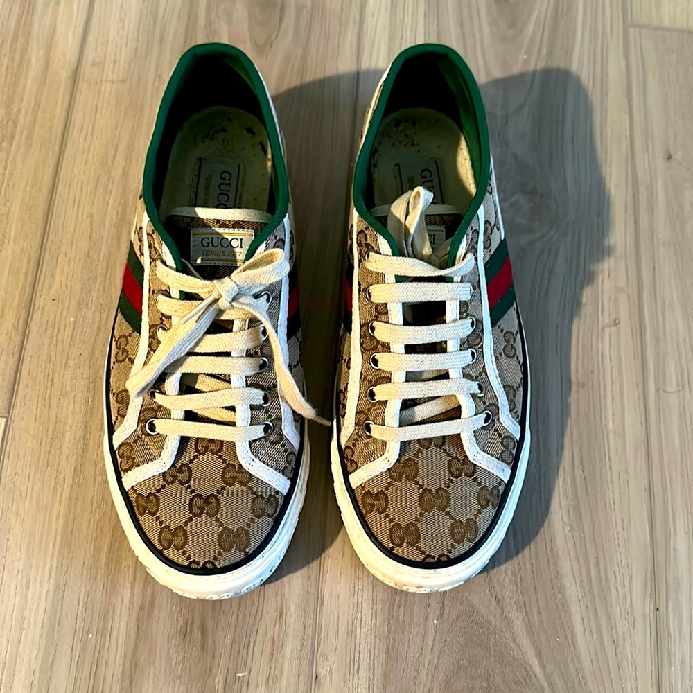Gucci shoes Size 8 1/2 perfect condition Authentic